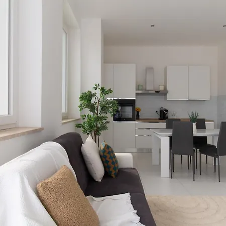 Sky Suite Blue Pomezia Exterior photo